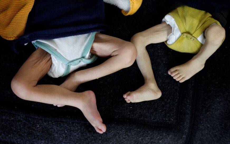 OMS: número de bebês em Gaza à beira da morte por inanição está crescendo