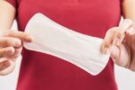 Pouca menstruação: 10 principais causas (e o que fazer)