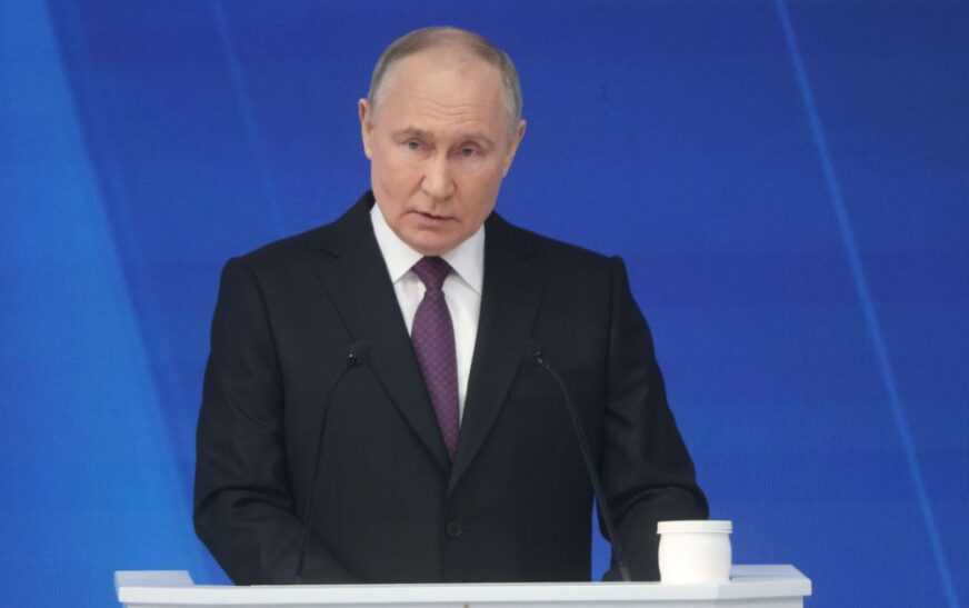 Primeiros resultados e boca de urna indicam reeleição de Vladimir Putin