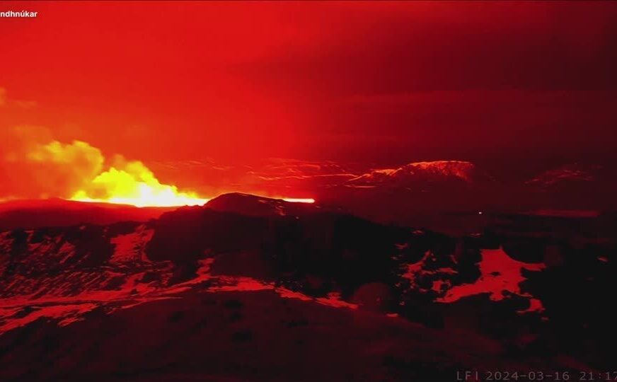 Vulcão na Islândia entra em erupção pela quarta vez