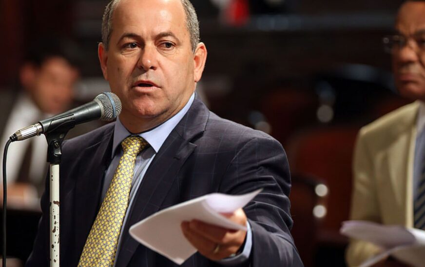 Justiça suspende pagamento de R$ 581 mil em férias a Domingos Brazão