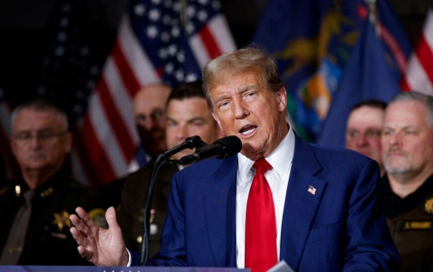 Trump diz que conseguiria libertação de repórter americano preso com Putin