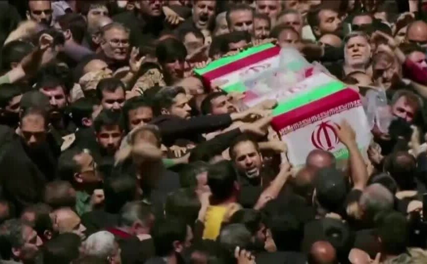 Milhares vão às ruas para funeral do presidente do Irã