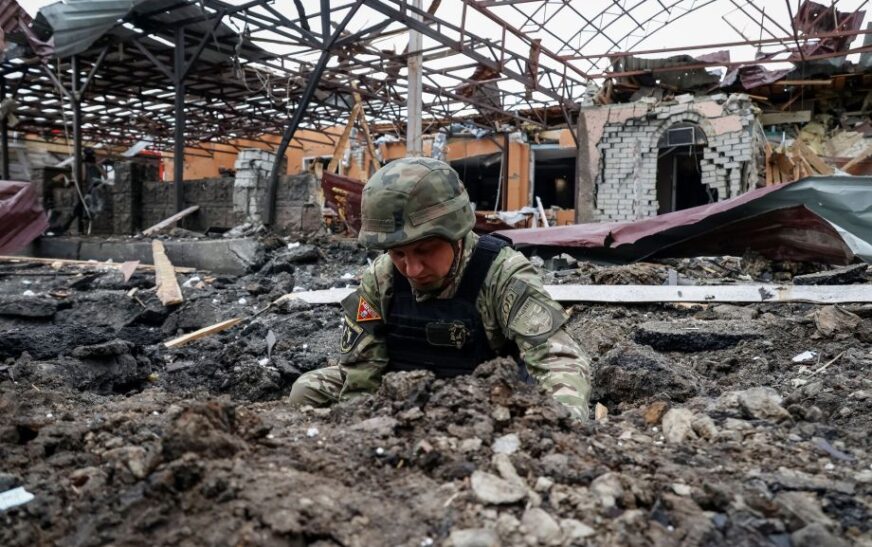 Rússia avança sobre Kharkiv e mata sete pessoas em novo ataque