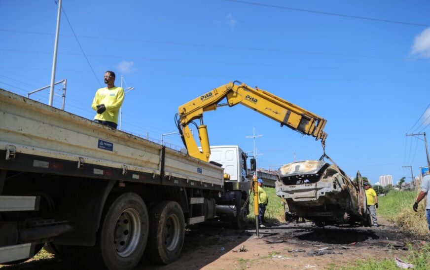Operação retira cerca de 15 mil veículos inservíveis e sucatas das ruas de Salvador em quase 12 anos – Secretaria de Comunicação