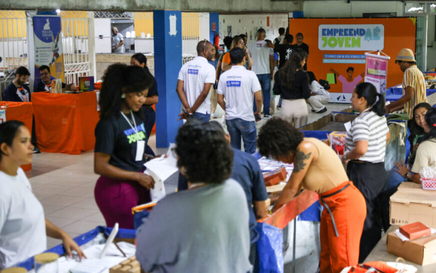 1ª Feira de Empreendedorismo Jovem reúne estandes de vendas e oferece mentorias para quem quer montar negócio próprio