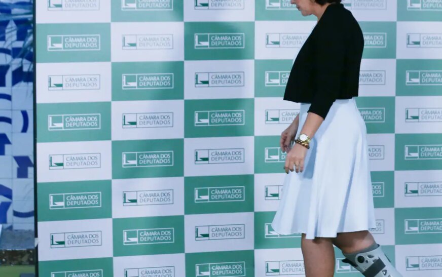 Câmara rejeita cassação da deputada Carla Zambelli