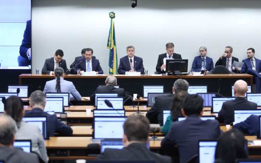 Comissão do Congresso aprova Orçamento de 2026