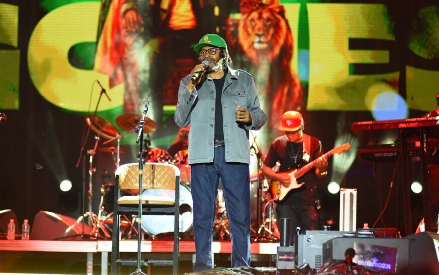 Edson Gomes abre segundo dia do Festival Virada Salvador e celebra estreia no evento – Secretaria de Comunicação