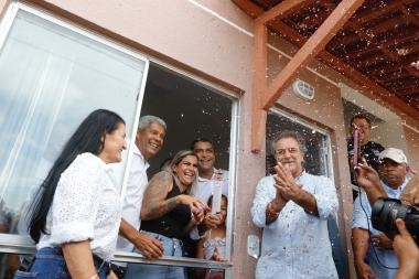 Em Barreiras, governador entrega 500 moradias do Minha Casa, Minha Vida e obras de pavimentação | SECOM