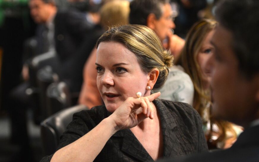 Gleise culpa Selic pela dívida pública e não as despesas do governo