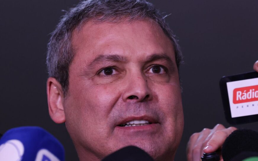 Líder do PT considera escandalosa decisão de votar PL da dosimetria