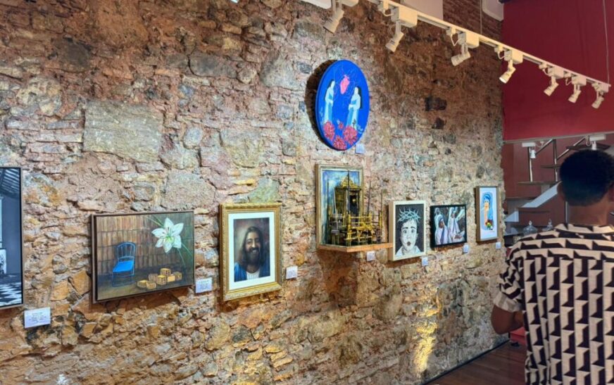 Mostra “Iluminados” reúne arte e espiritualidade no Pelourinho durante o Natal Salvador 2025 – Secretaria de Comunicação