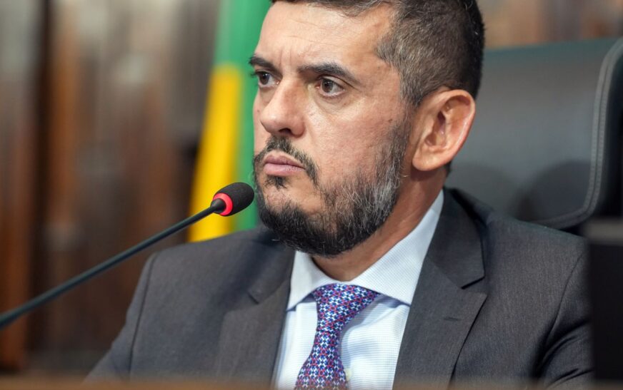 Um dia após ser solto, Bacellar pede licença de 10 dias da Alerj