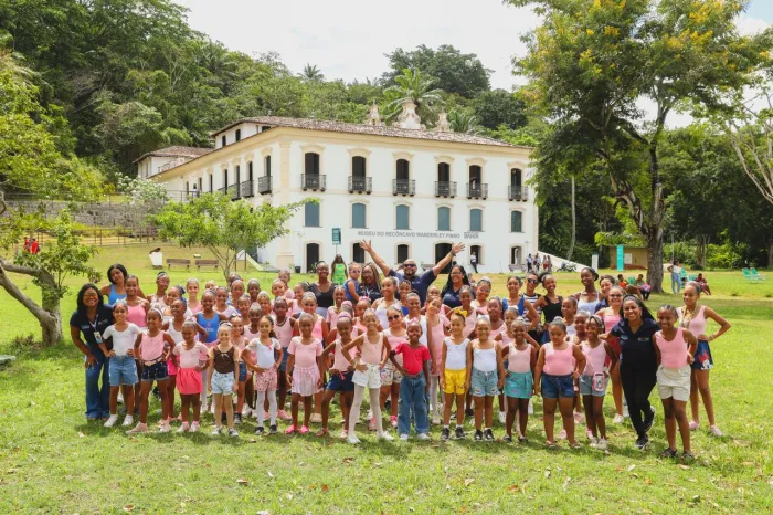Alunas do Ballet Municipal participam de piquenique no Museu do Recôncavo