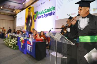 Bahia diploma mil agentes comunitários e de combate às endemias em cerimônia do Programa Mais Saúde com Agente | SECOM