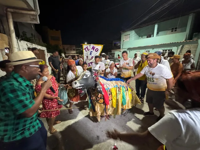 Desfiles de Terno de Reis dão início às manifestações culturais e religiosas do município