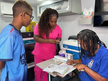 Estado reforça assistência à saúde e leva vacinação para a Micareta de Lauro de Freitas | SECOM