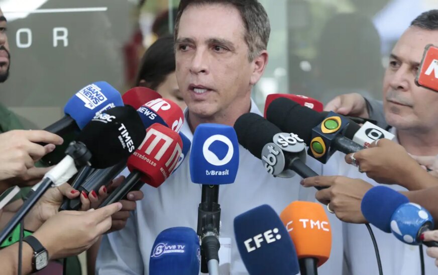 Médico de Bolsonaro confirma traumatismo craniano leve