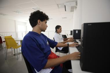 SEC estabelece diretrizes para uso da Inteligência Artificial em sala de aula | SECOM