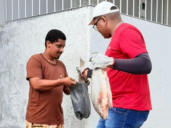 Itagibá realiza entrega 25 toneladas de peixes da Semana Santa e beneficia muitas famílias
