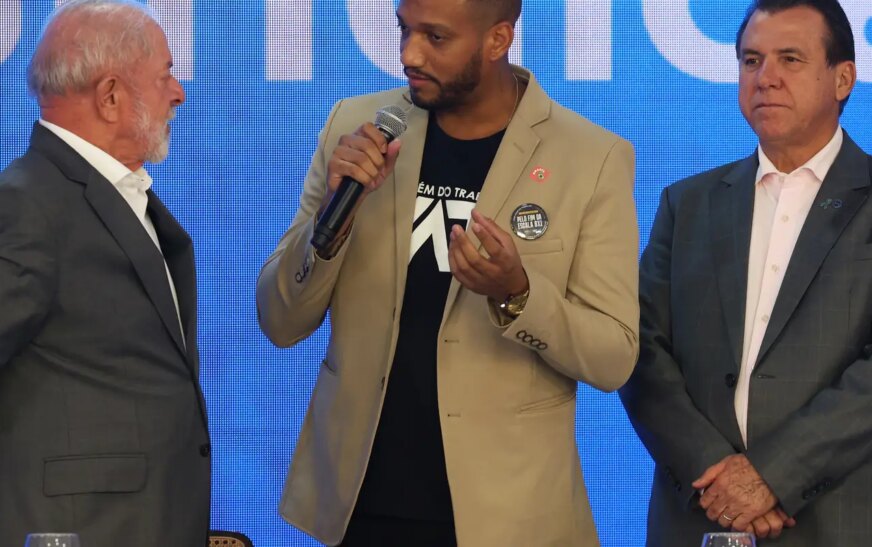 Lula pede mobilização a centrais sindicais para fim da escala 6x1