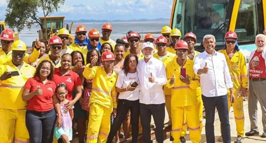 Lula visita obras do VLT em Salvador e cumpre agenda com lideranças políticas