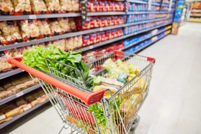 Prefeitura divulga lista de supermercados cadastrados para receber os tickets da Santa Cesta