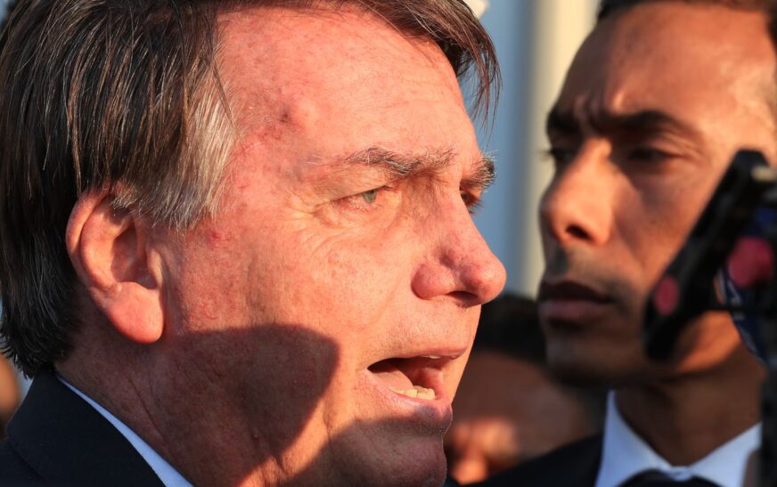 Bolsonaro tem alta hospitalar após passar por cirurgia no ombro