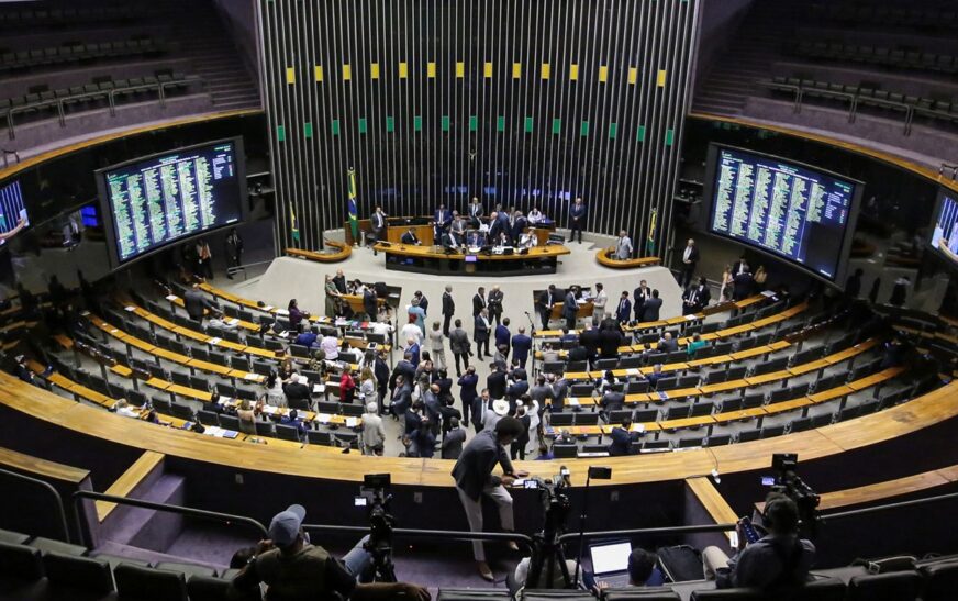 Câmara inicia análise de projeto sobre exploração de minerais críticos