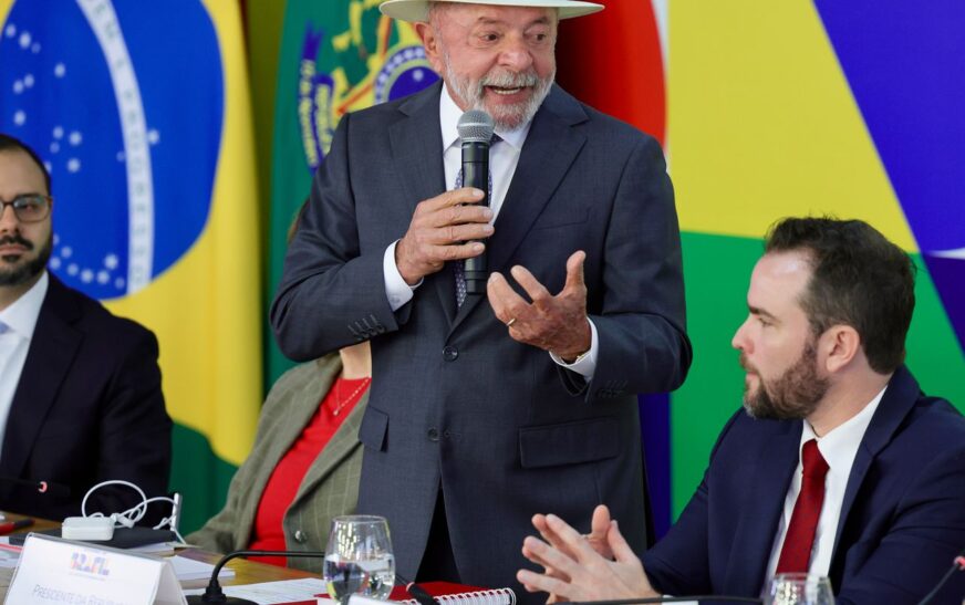 Lula: Desenrola Brasil ajudará população a "tirar corda do pescoço"