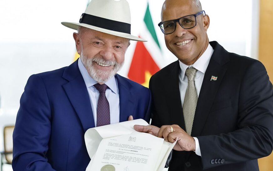 Lula recebe credenciais de sete novos embaixadores