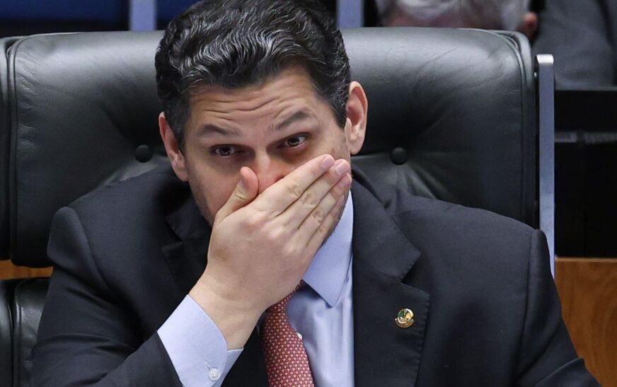 Alcolumbre mantém silêncio sobre 6×1 e oposição tenta preservar escala