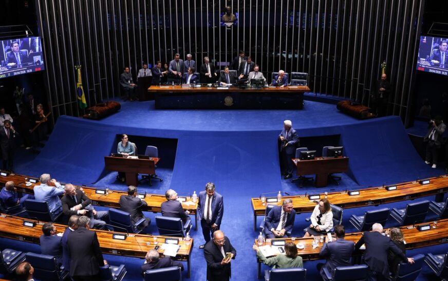 Alcolumbre trava tramitação da PEC do fim da 6×1 no Senado