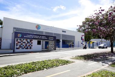 Governo do Estado entrega novo colégio estadual em Vitória da Conquista | SECOM