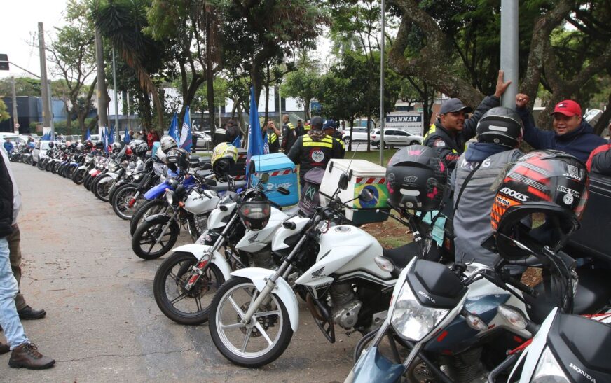 Governo prepara linha de crédito para motociclistas de aplicativos