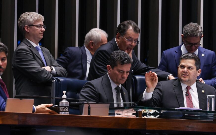 Senado aprova uso do Fundo do Pré-Sal para dívidas do agro