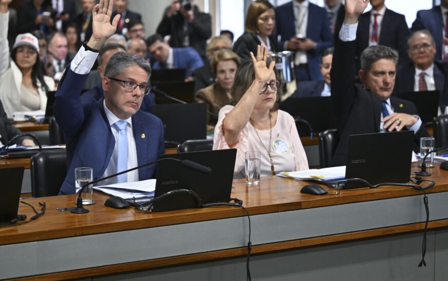 CCJ do Senado aprova texto-base da PEC da Segurança Pública
