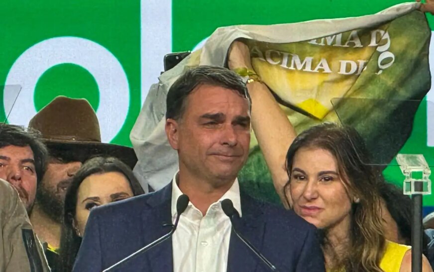 Flávio usou jatinho ligado à Vorcaro em viagem em 2025, diz revista