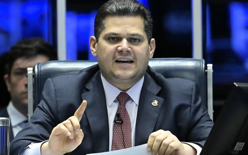 Alcolumbre anuncia sessões para discutir e votar fim da escala 6x1