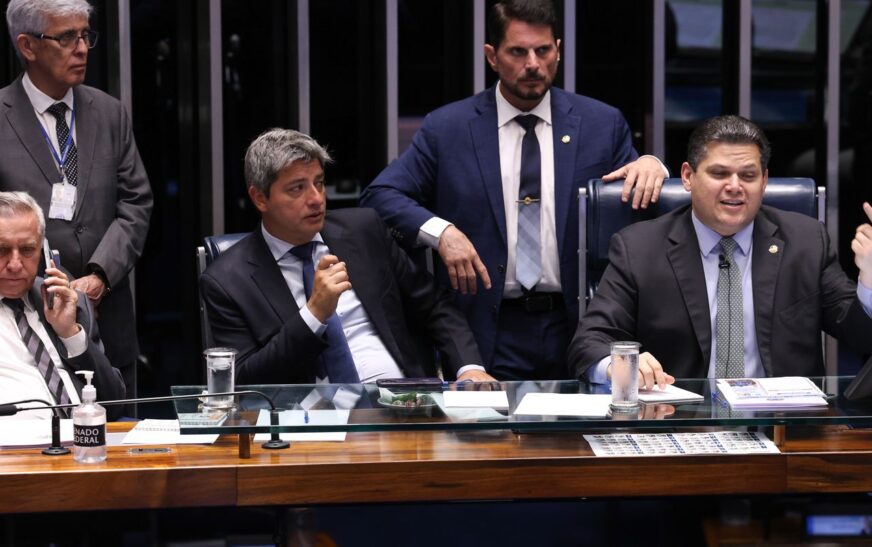 Alcolumbre retira PEC da Segurança Pública da pauta do Senado