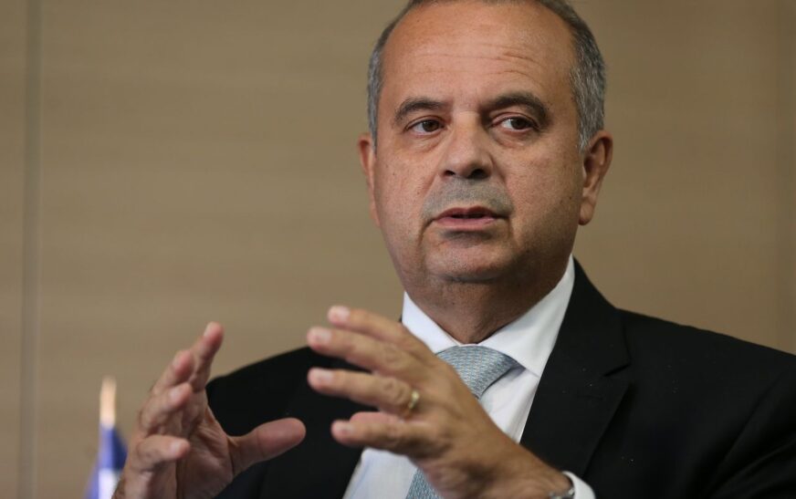 Coordenador de campanha se diz surpreso com fuga de Flávio