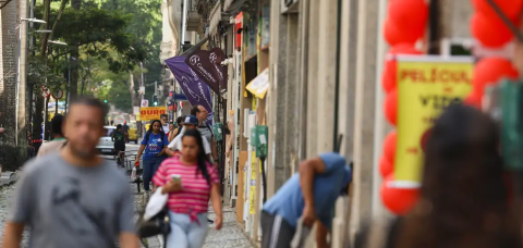 Fim da escala 6×1 traz esperança de mais tempo para família e saúde