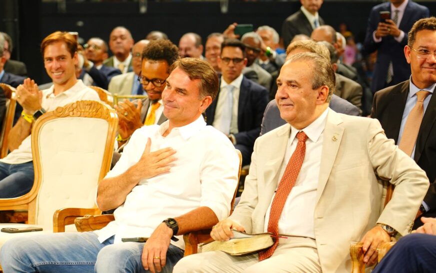 Flávio passa domingo reunido com prefeitos e vereadores de São Paulo